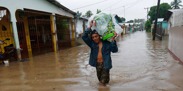 Siguen lluvias por Eta en Centroamérica; van 8 muertos