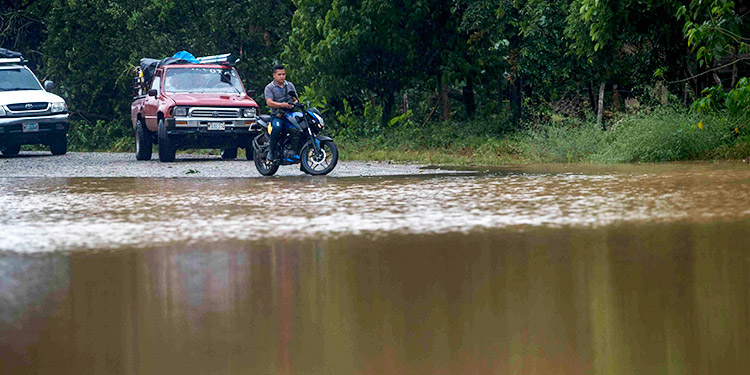 Tormenta tropical Eta sigue su paso sobre Centroamérica
