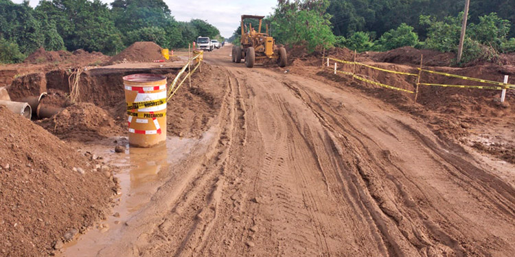 Comienzan trabajos de reconstrucción de principales carreteras del país