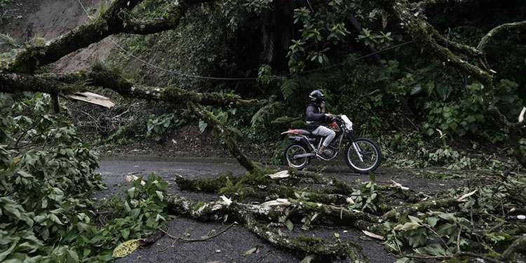 Costa Rica registra lluvia moderada por huracán Iota y vigila nuevo fenómeno