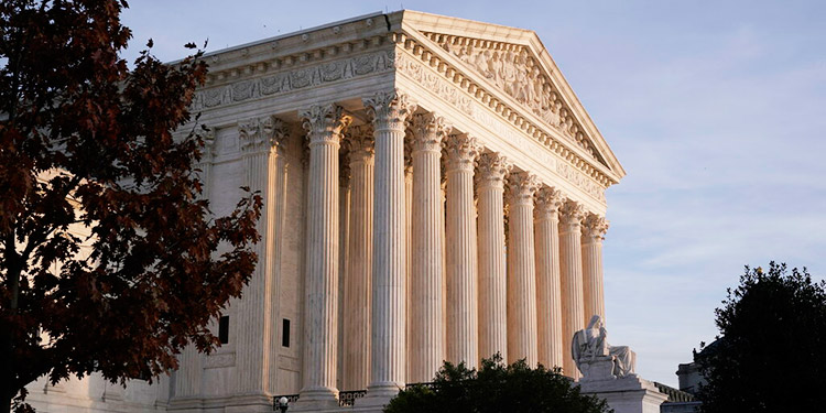 Hay mucho en juego al sopesar la Corte Suprema el Obamacare