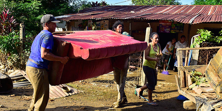 OIM entrega ayuda humanitaria a afectados por Eta en Honduras y resto de Centroamérica