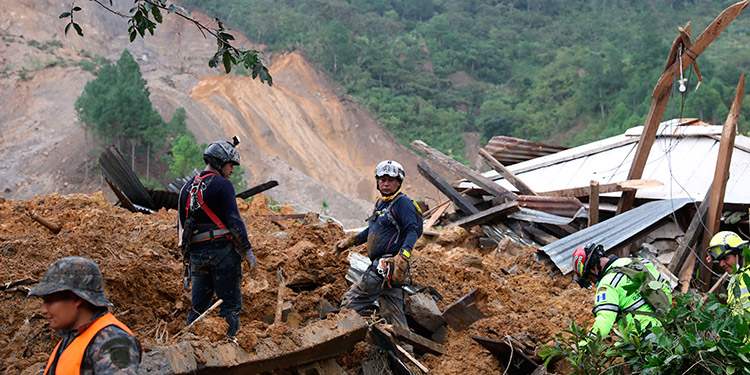 Guatemala eleva a 42 la cifra de fallecidos por la depresión tropical Eta