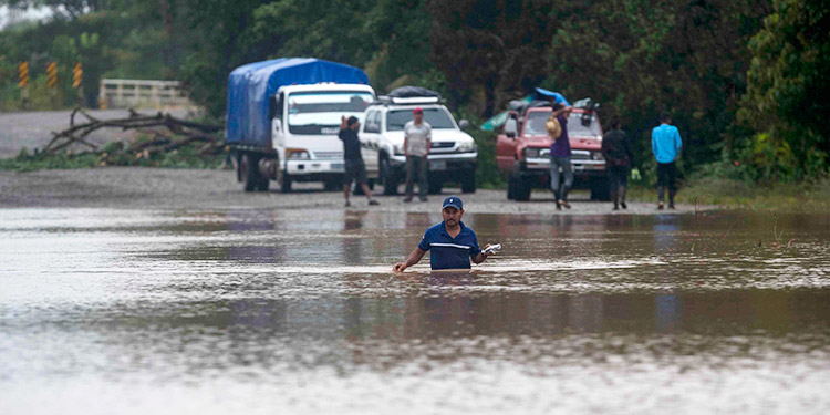 Se intensifican lluvias en Honduras a medida que se acerca Eta