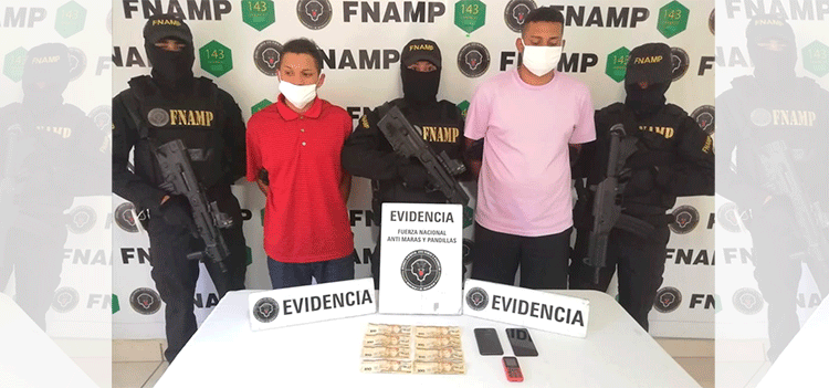 Capturan a dos conductores de mototaxis por extorsión en la capital