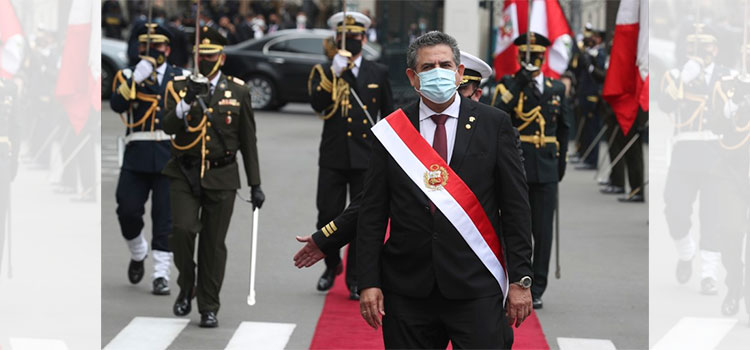Entre protestas, Manuel Merino jura como presidente de Perú