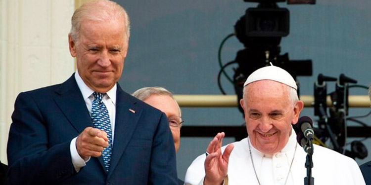 Biden expresa al Papa su deseo de trabajar por los inmigrantes y la crisis climática