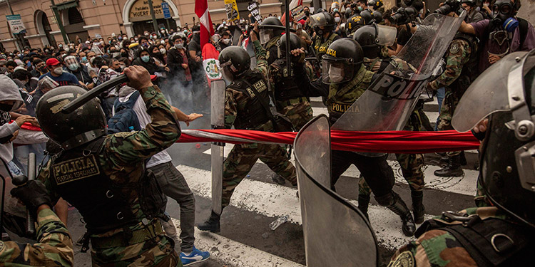 Día de protestas en Lima contra el nuevo presidente de Perú y la salida de Vizcarra