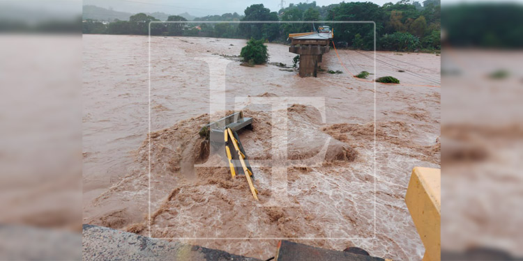 Incomunicado el departamento de Colón tras caída de puente Saopin (Video)