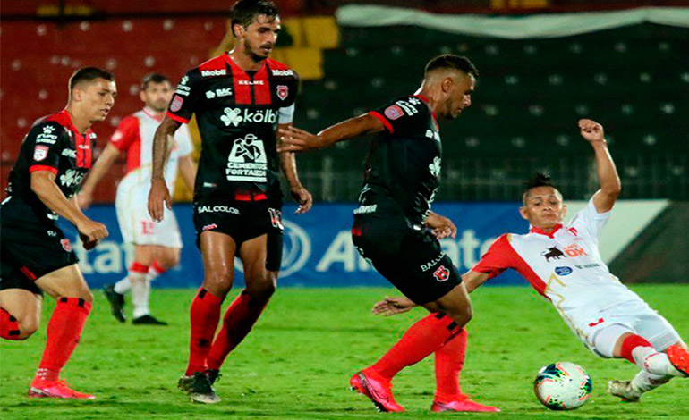 Alajuelense y Alex López a semifinales de Concacaf