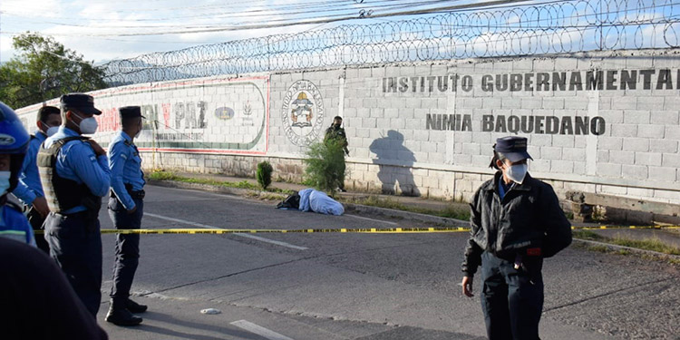 “Embolsado” encuentran cadáver de desconocido