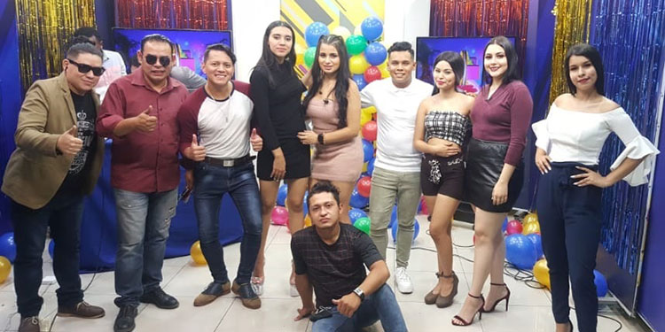 El programa de entretenimiento sabatino De Rumba en CHTV… Celebra su primer aniversario