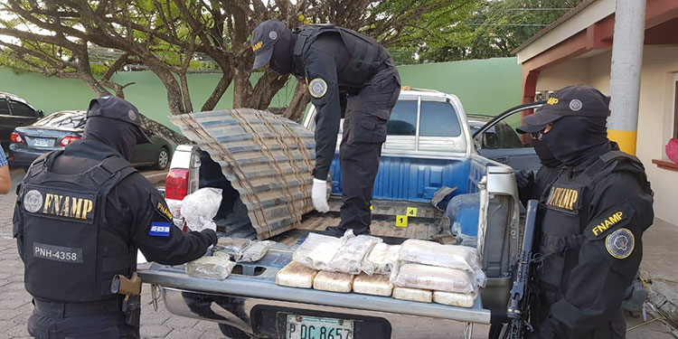 Fuerza Antimaras y Policía Militar decomisaron cocaína y armas a bandas