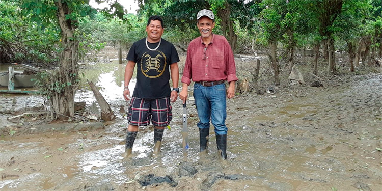 “Inundado” por la solidaridad, don Rafa ayuda a 70 familias