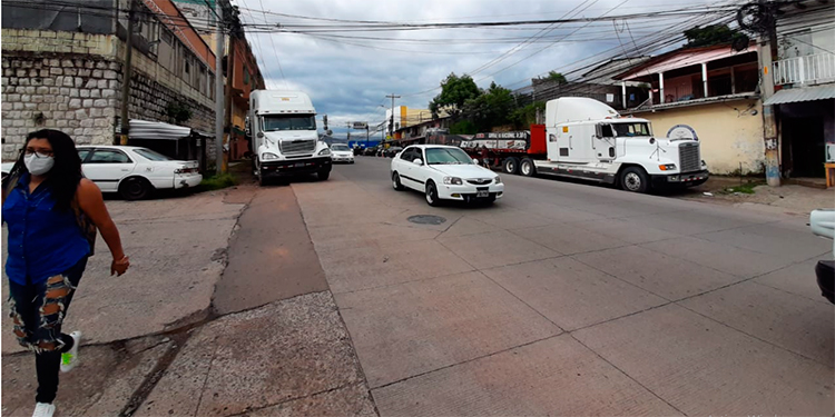 Denuncian negocio ferretero en El Pedregal