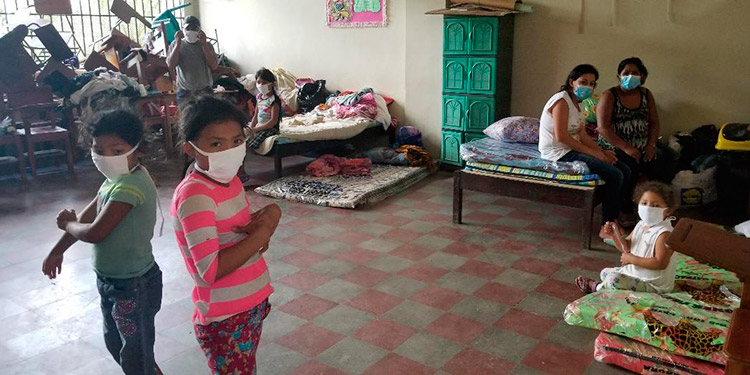 Hondureños envían desde Miami alimentos a los damnificados