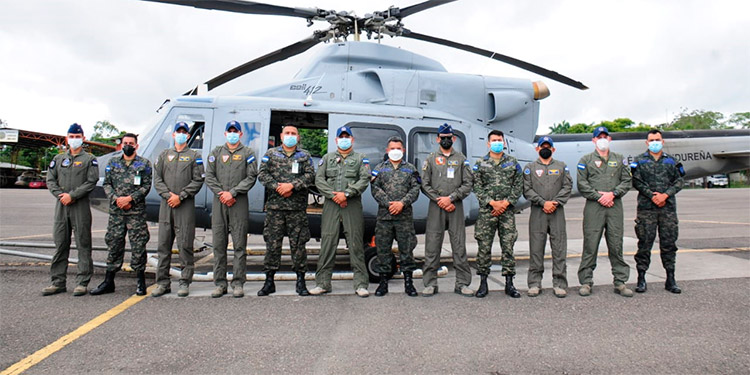 Aviadores convertidos en héroes al salvar vidas en inundaciones