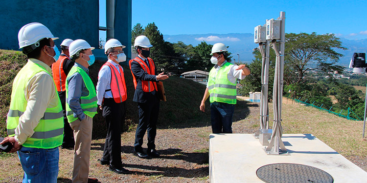 Embajador del Japón visita planta de tratamiento de agua potable de Comayagua