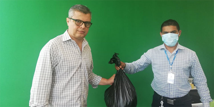 Rescatan alcancías y las entregan a fundaciones