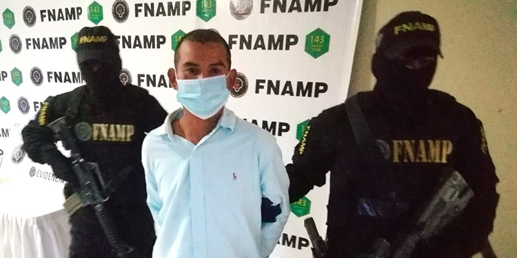 Cobrador de “impuesto” queda tras las rejas