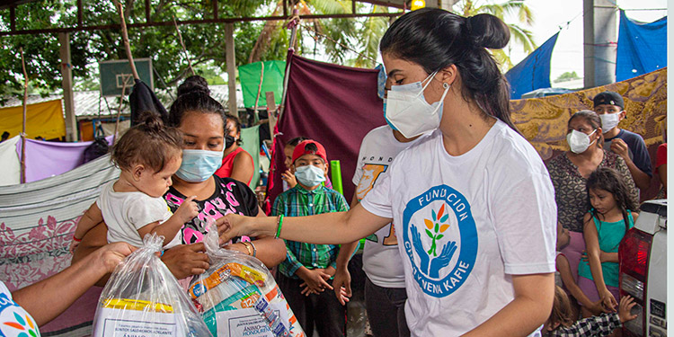 Fundación Kafie dona 5 mil kits para apoyar a las familias afectadas por Eta e Iota