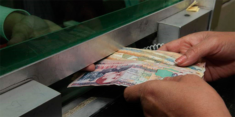 Los hondureños prefieren mantener guardado el dinero