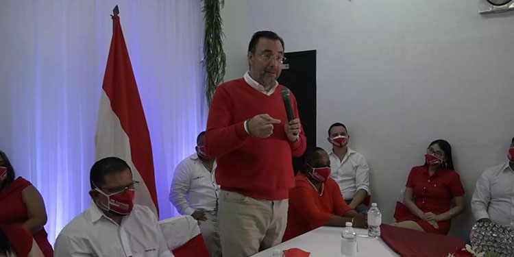 Luis Zelaya promete a porteños regreso de la Marina