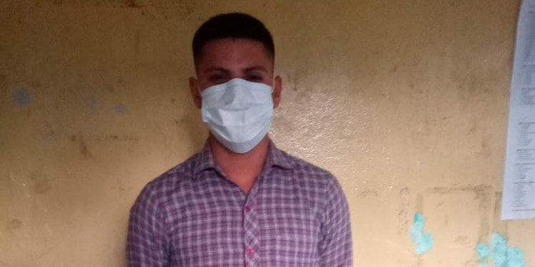 Campesino por poco ultima a su compañera