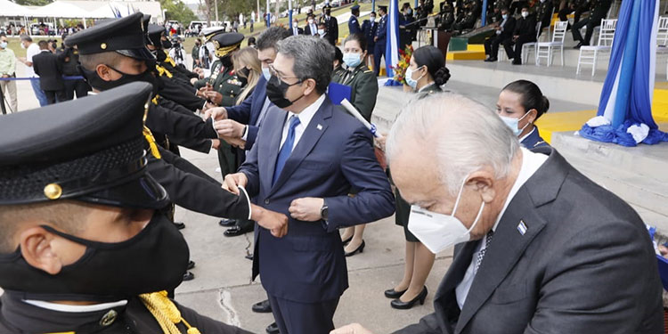 FF. AA. asciende a 153 oficiales, entre ellos 10 mujeres