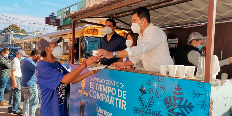 Candidato a alcalde a la AMDC inicia actividad “Navidad Contigo”