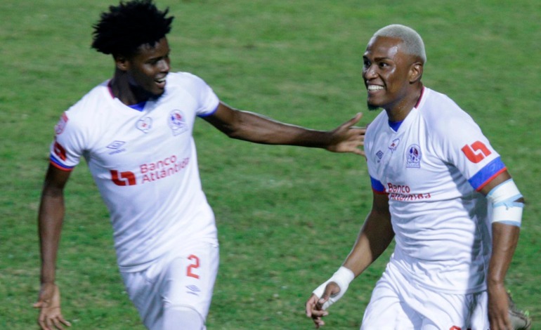 Maylor Núñez y Deiby Flores en once ideal de cuartos de final "Liga Concacaf"