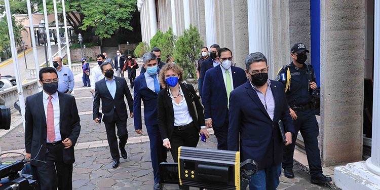 Eta, Iota y la pandemia constituyen el efecto más devastador de la historia del país
