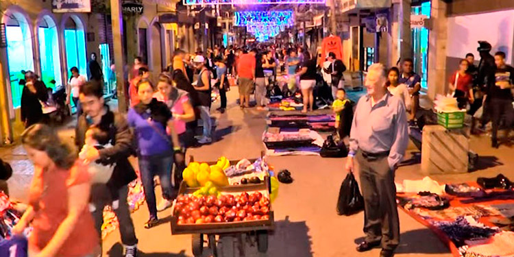 Fijan a ambulantes horario navideño
