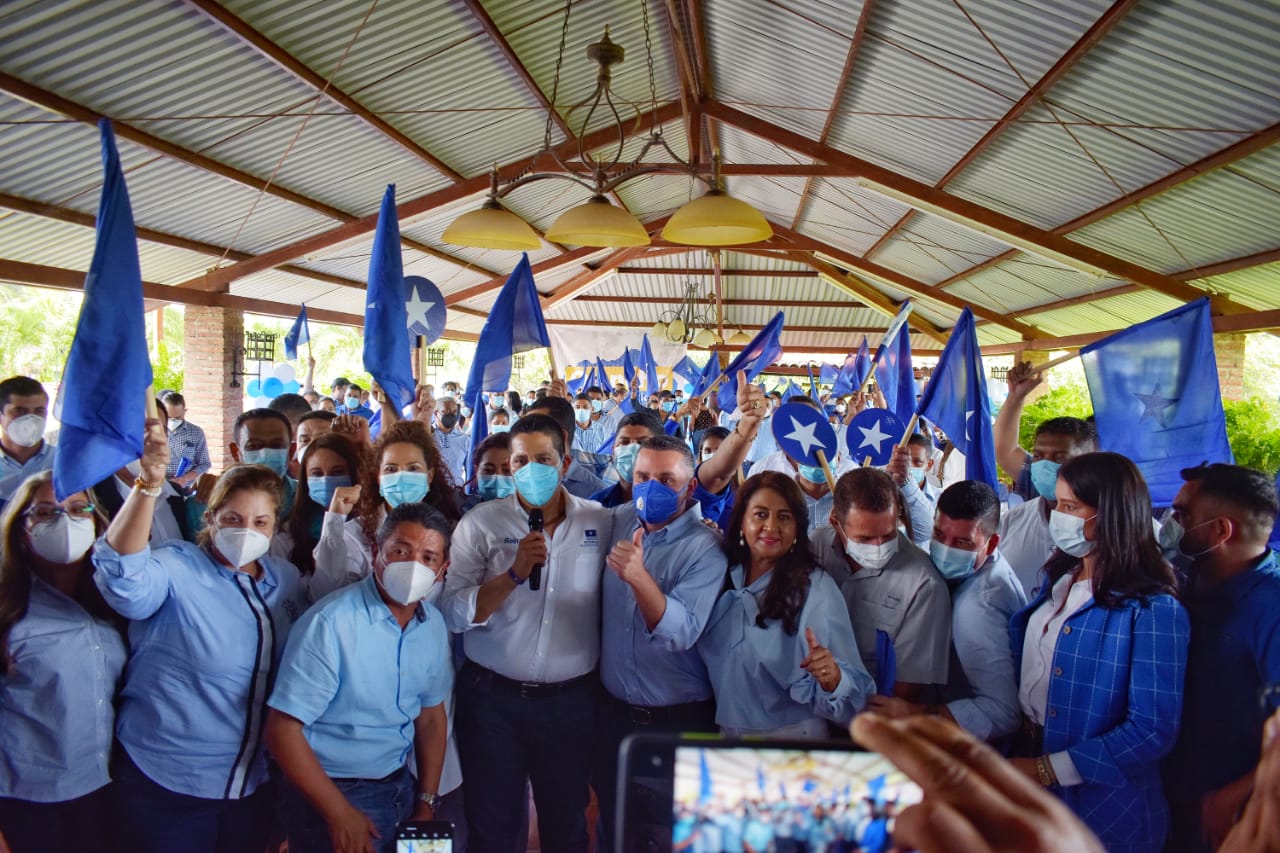 Movimiento Unidad y Esperanza presenta planilla de aspirantes a alcaldes y diputados en Olancho