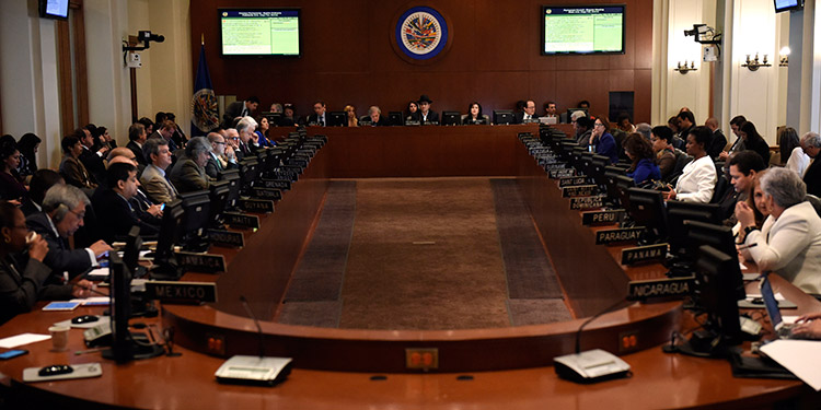 OEA rechaza las elecciones y acusa a Maduro de dictador