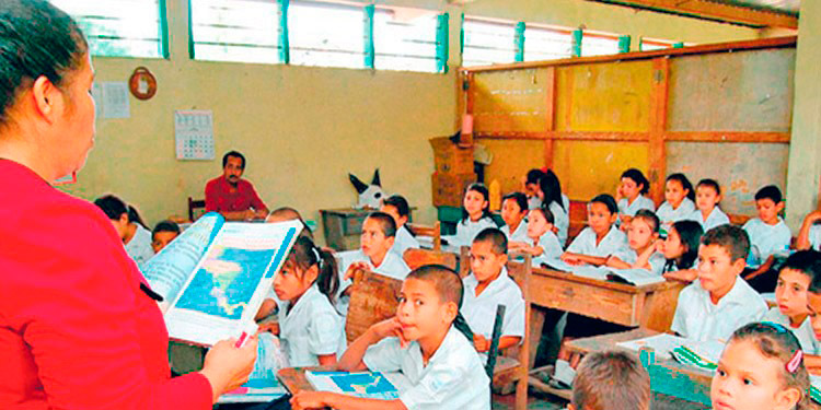 Anuncian estrategia para la reinserción escolar en 2021