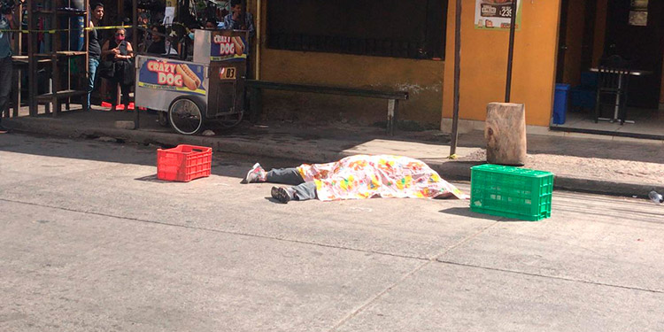 Sicarios en moto matan a un taxista