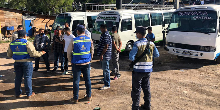 Sancionan 50 buses y taxis sin bioseguridad