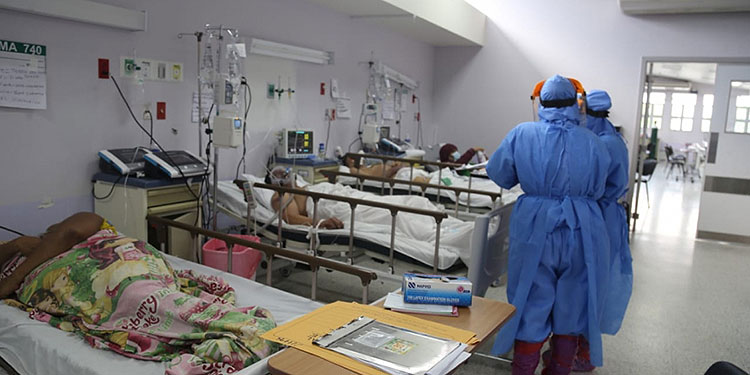 Reportan 32 casos positivos en personal médico del hospital Leonardo Martínez