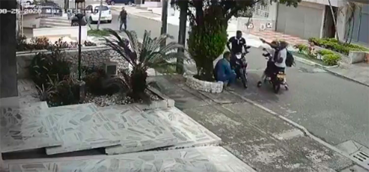 CN deroga el decreto que prohibía el transporte de dos hombres en motocicleta