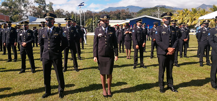 Realizan ceremonia de ascenso a 70 policías al grado de subinspectores