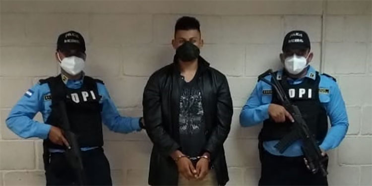 Prisión preventiva para sastre por matar a su pareja gay