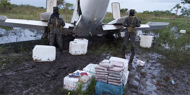 nterceptan narco avioneta en la Barra de Patuca