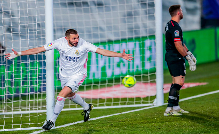 Kroos guía y Benzema castiga al Athletic