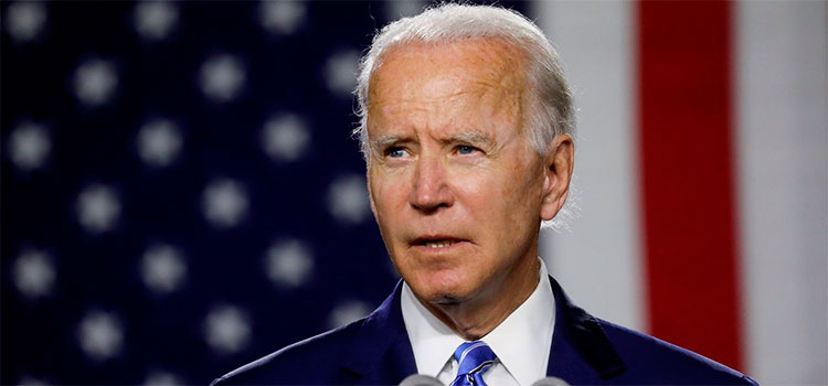 Biden arremete contra Trump por retrasos en la distribución de la vacuna