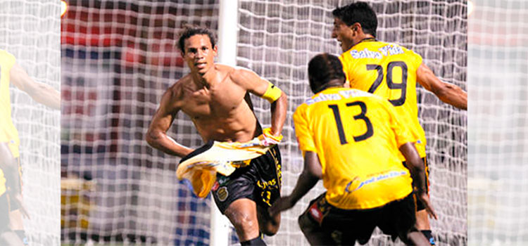 Con gol de brasileño Douglas Caetano, Real España campeón en "Apertura 2010-2011"