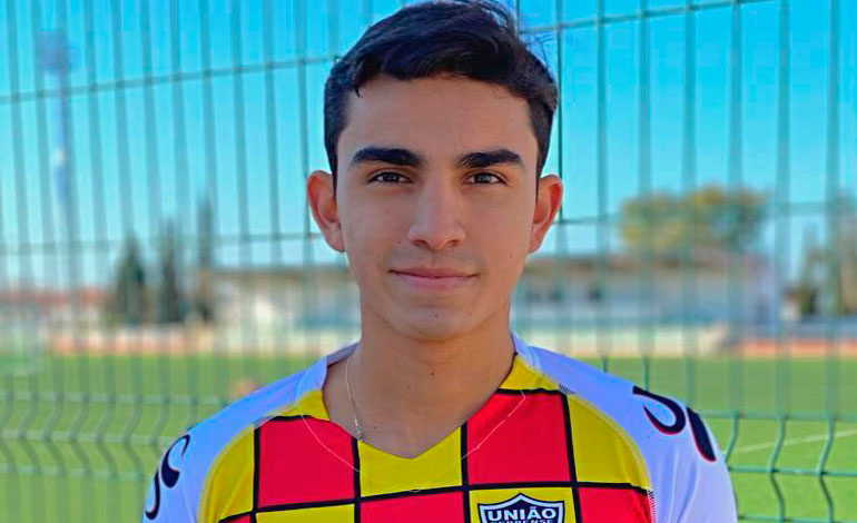 Carlos Estrada sigue destacando y goleando en juegos amistosos
