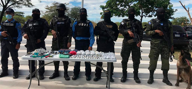 Hallan droga y armas en cateo a centro penal de Choluteca