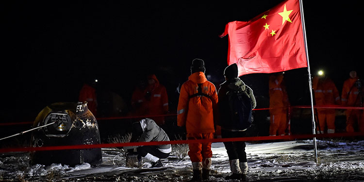 China trae a la Tierra muestras de la Luna, por primera vez en 44 años