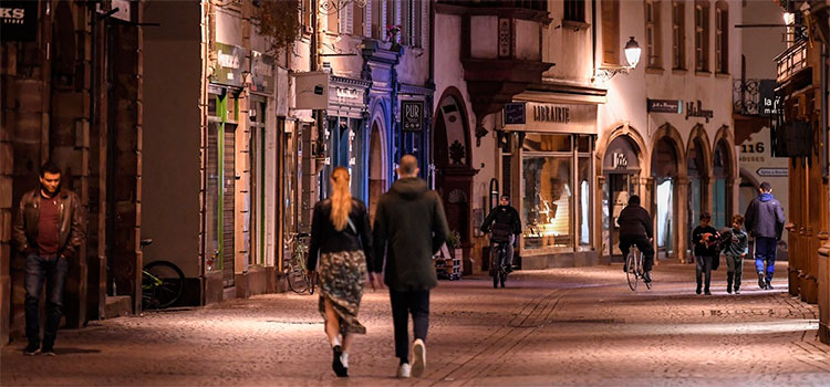 El número de contagios se eleva a 11.532 en un día en Francia